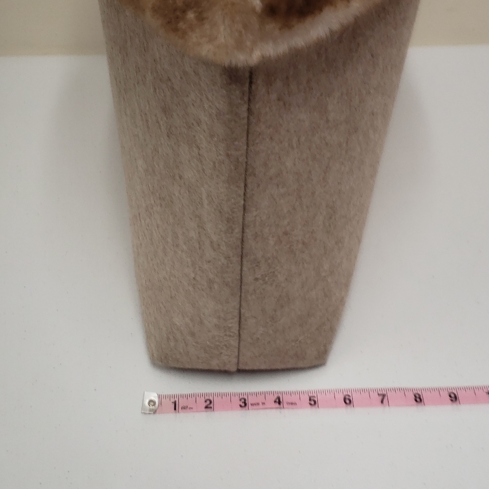 Barnes & Noble Large Tote Bag Faux Fur - Picture 10 of 12